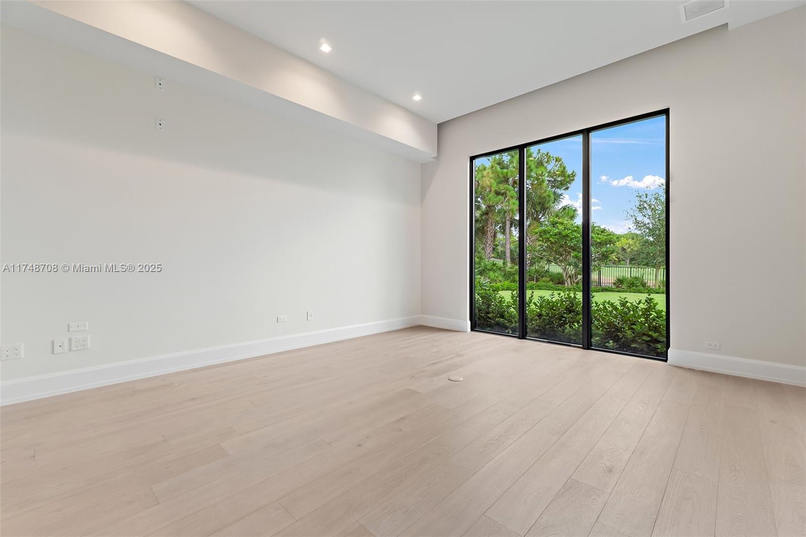 BEARS CLUB - Residential