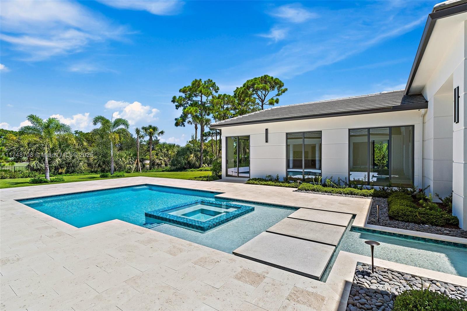 BEARS CLUB - Residential