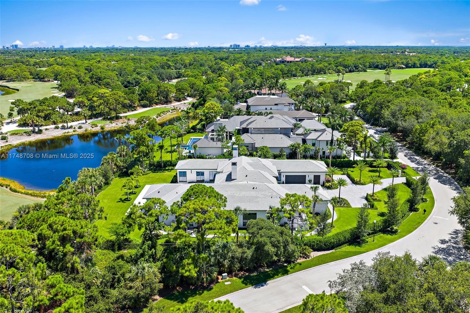 226 Bears Club Dr