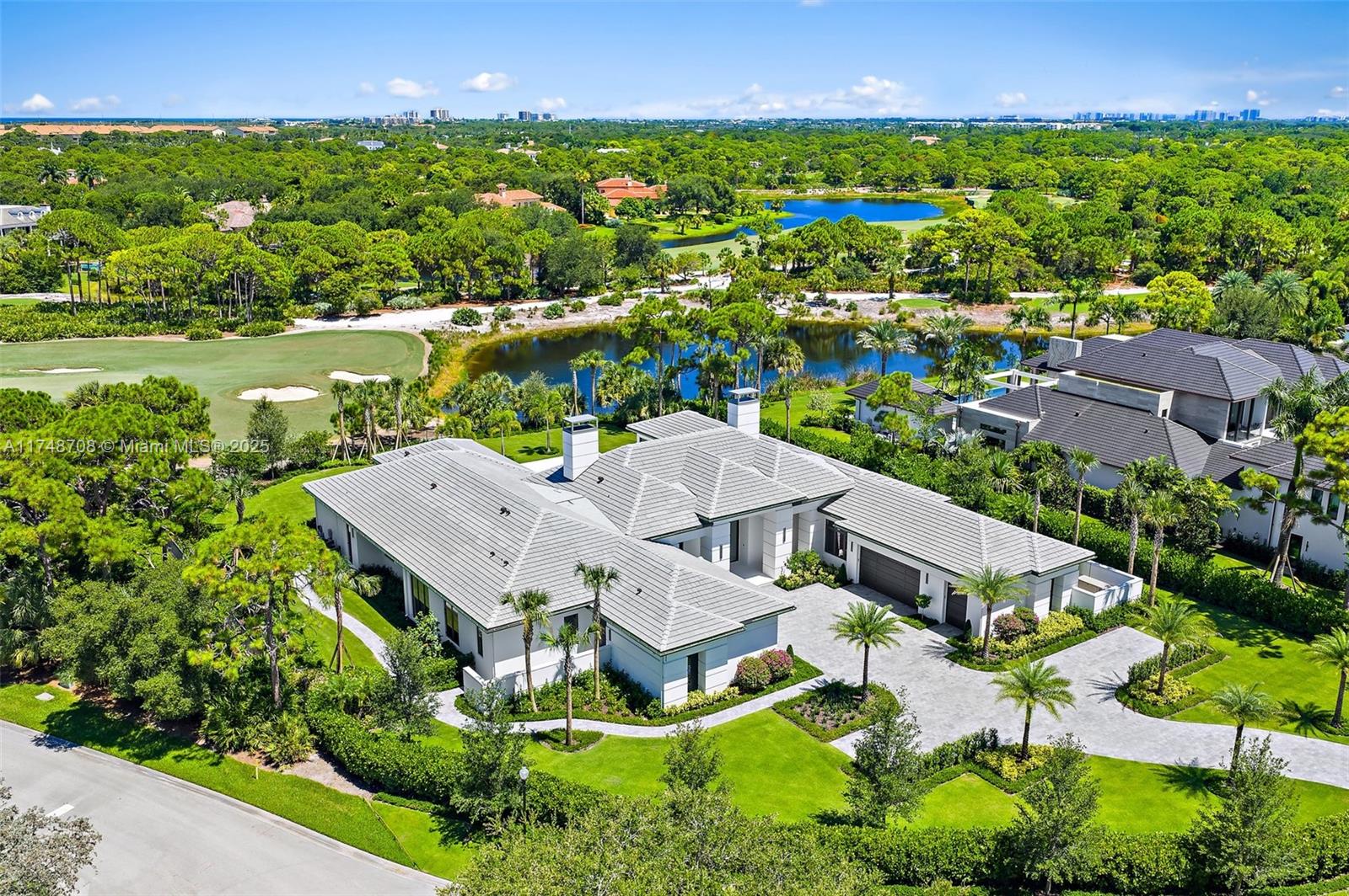 226 Bears Club Dr