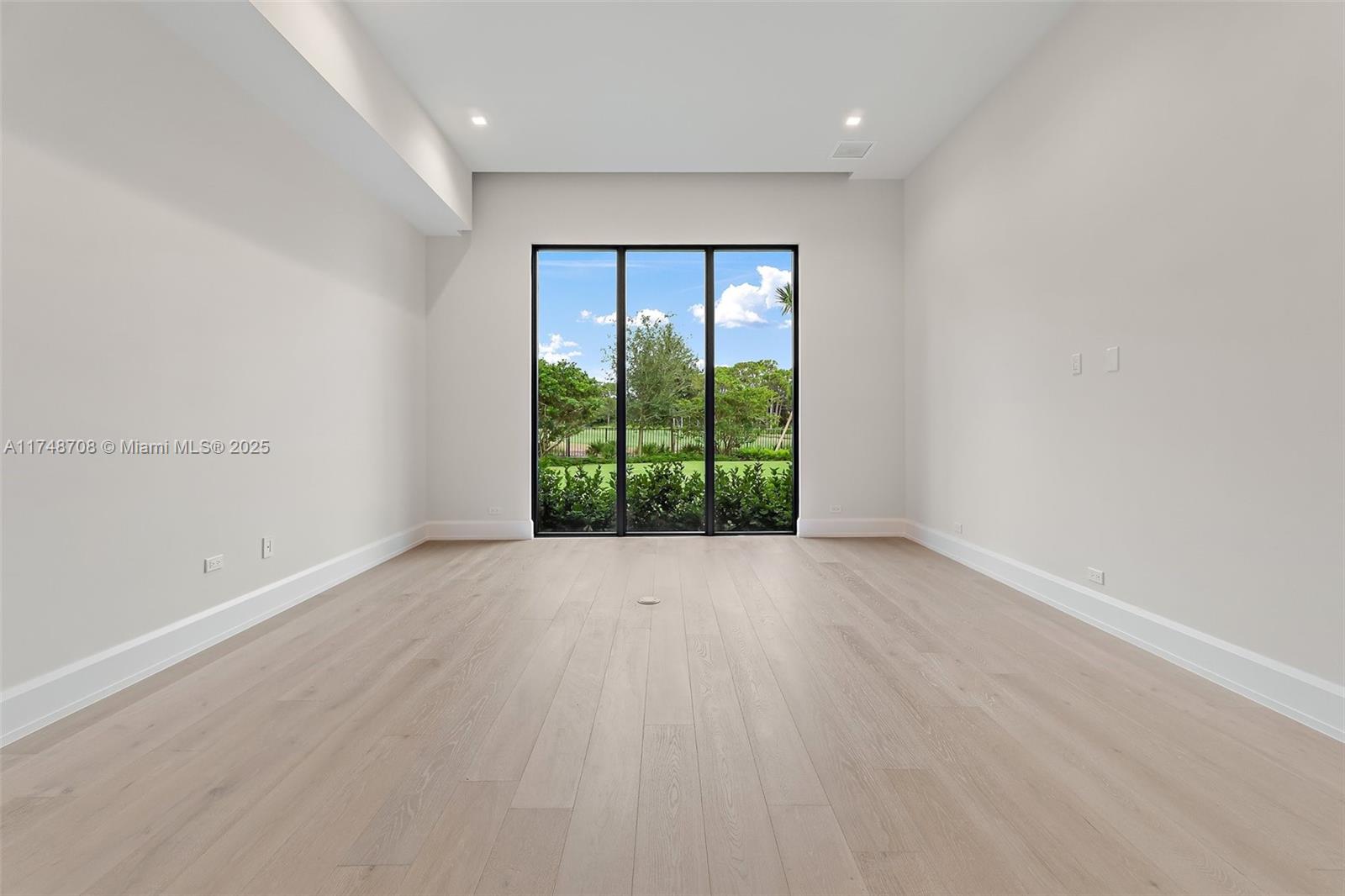 BEARS CLUB - Residential