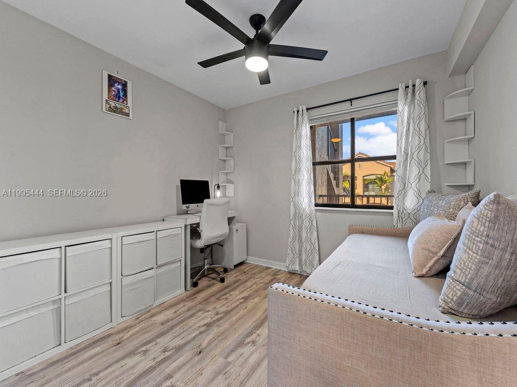 THE COURTS AT BAYSHORE II - Residential