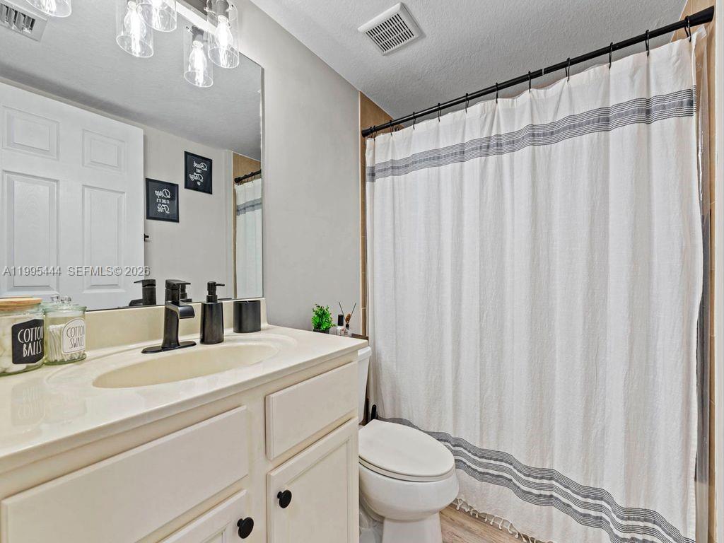 THE COURTS AT BAYSHORE II - Residential