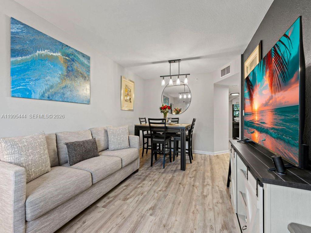 THE COURTS AT BAYSHORE II - Residential