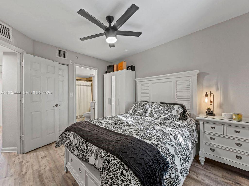 THE COURTS AT BAYSHORE II - Residential