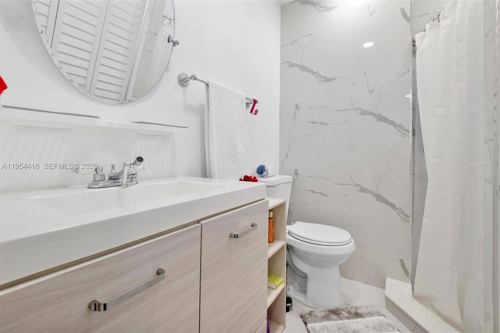 MEADOW WOOD MANOR #4 - Residential