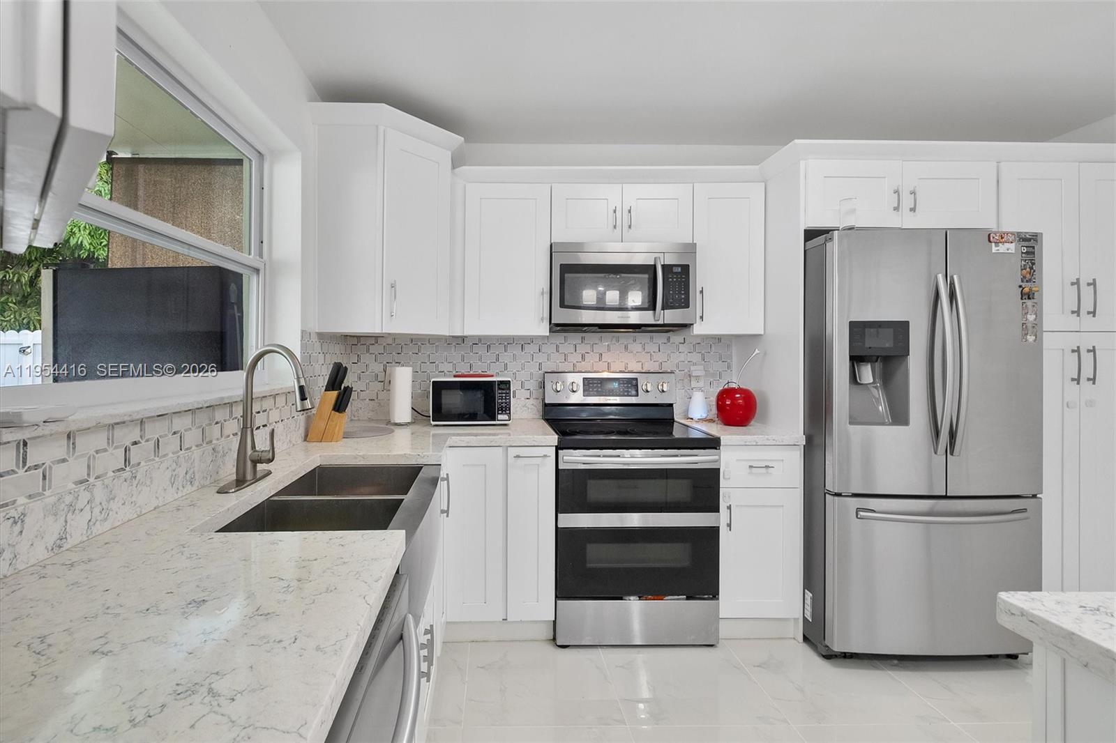 MEADOW WOOD MANOR #4 - Residential