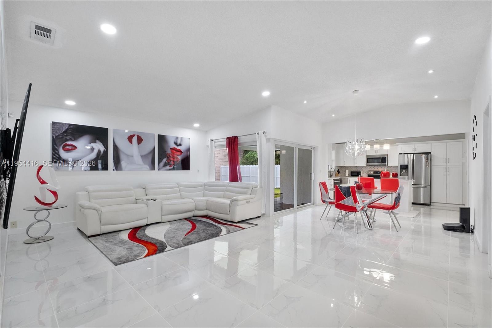 MEADOW WOOD MANOR #4 - Residential