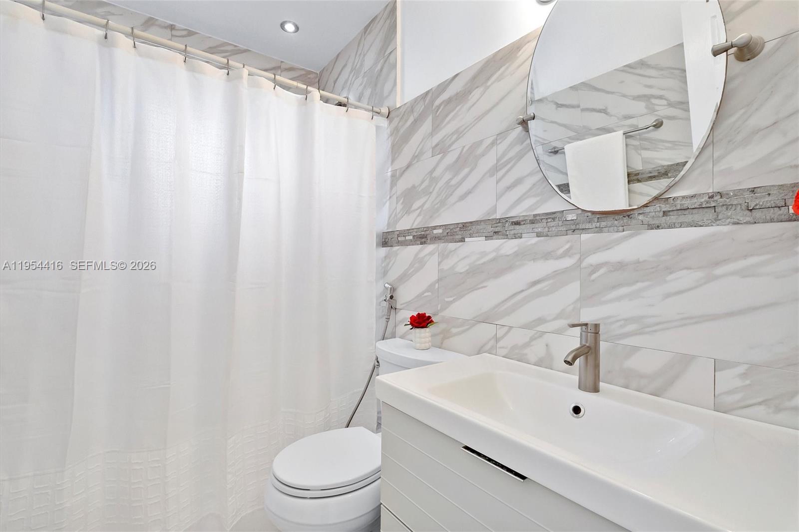 MEADOW WOOD MANOR #4 - Residential