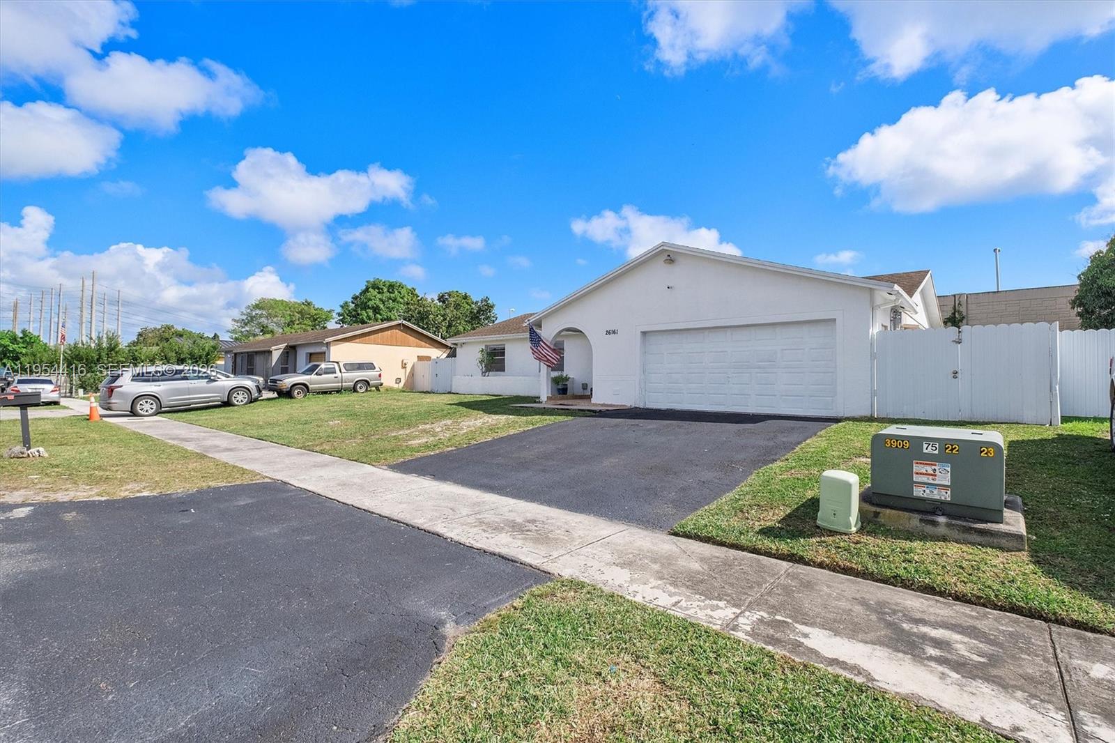 MEADOW WOOD MANOR #4 - Residential