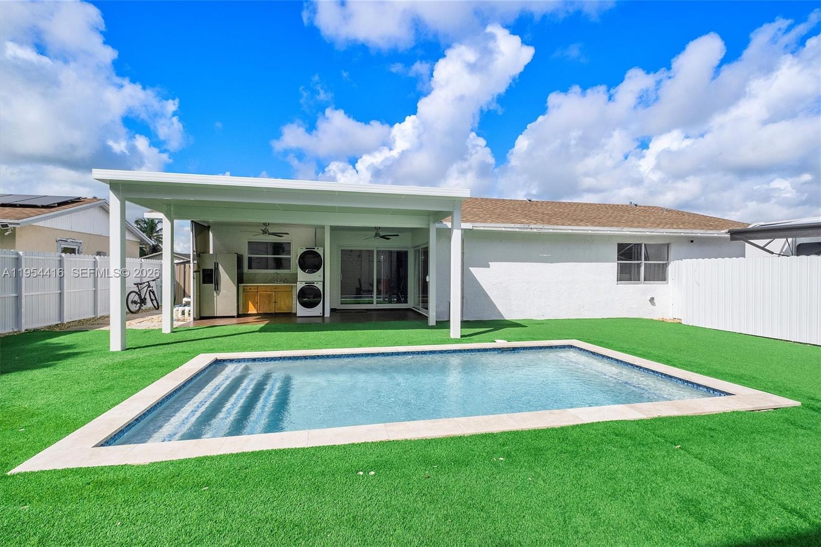 MEADOW WOOD MANOR #4 - Residential