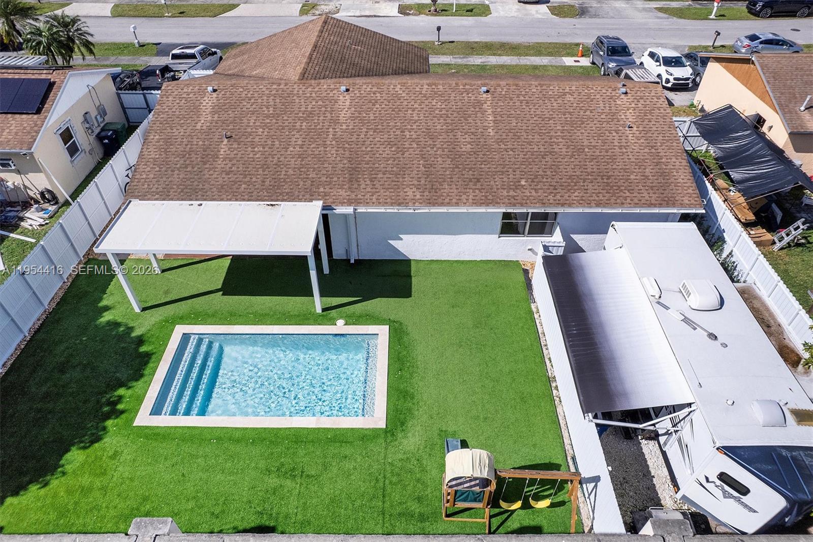 MEADOW WOOD MANOR #4 - Residential