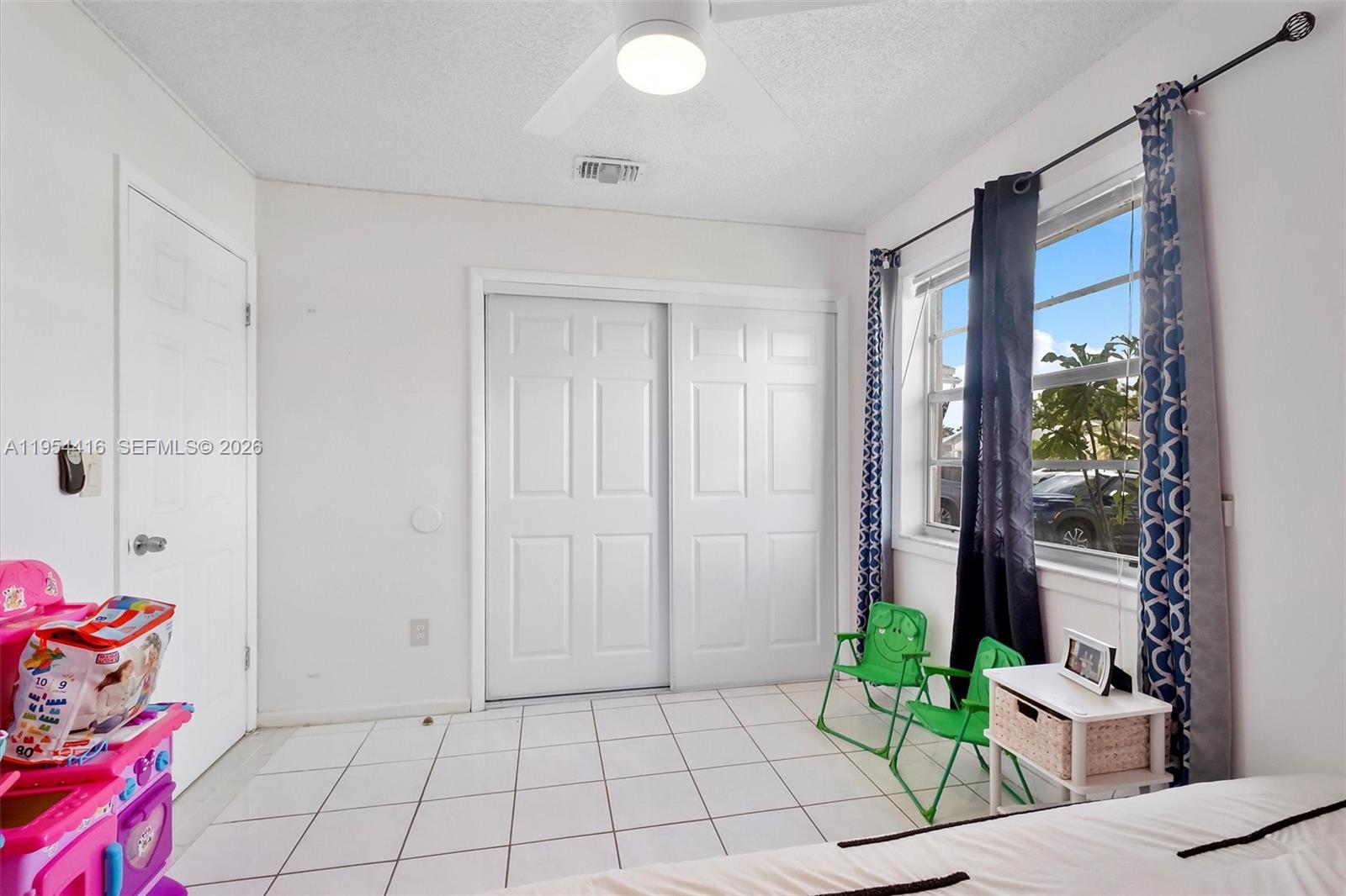 MEADOW WOOD MANOR #4 - Residential