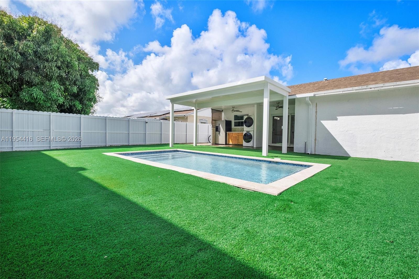 MEADOW WOOD MANOR #4 - Residential