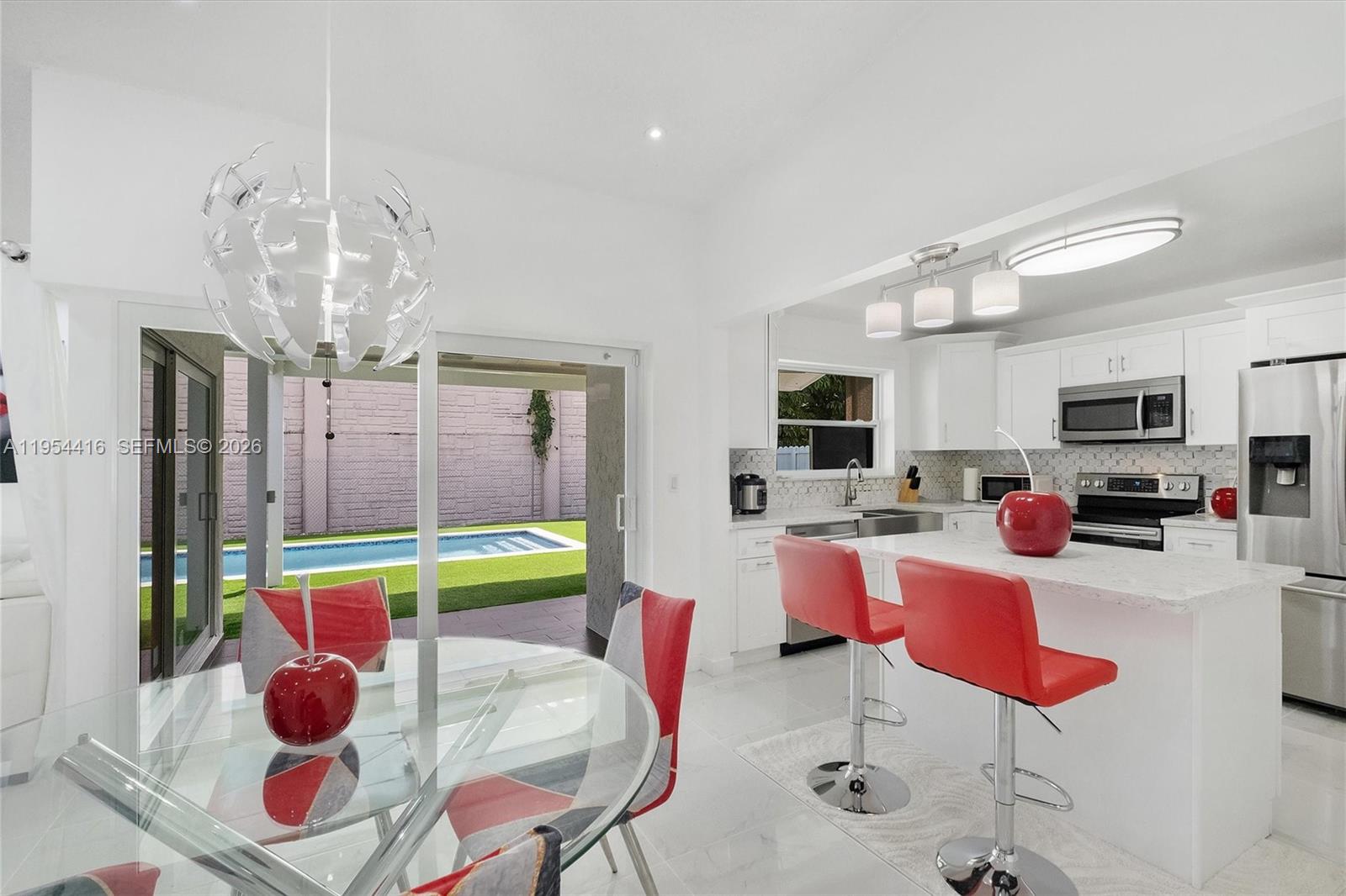 MEADOW WOOD MANOR #4 - Residential