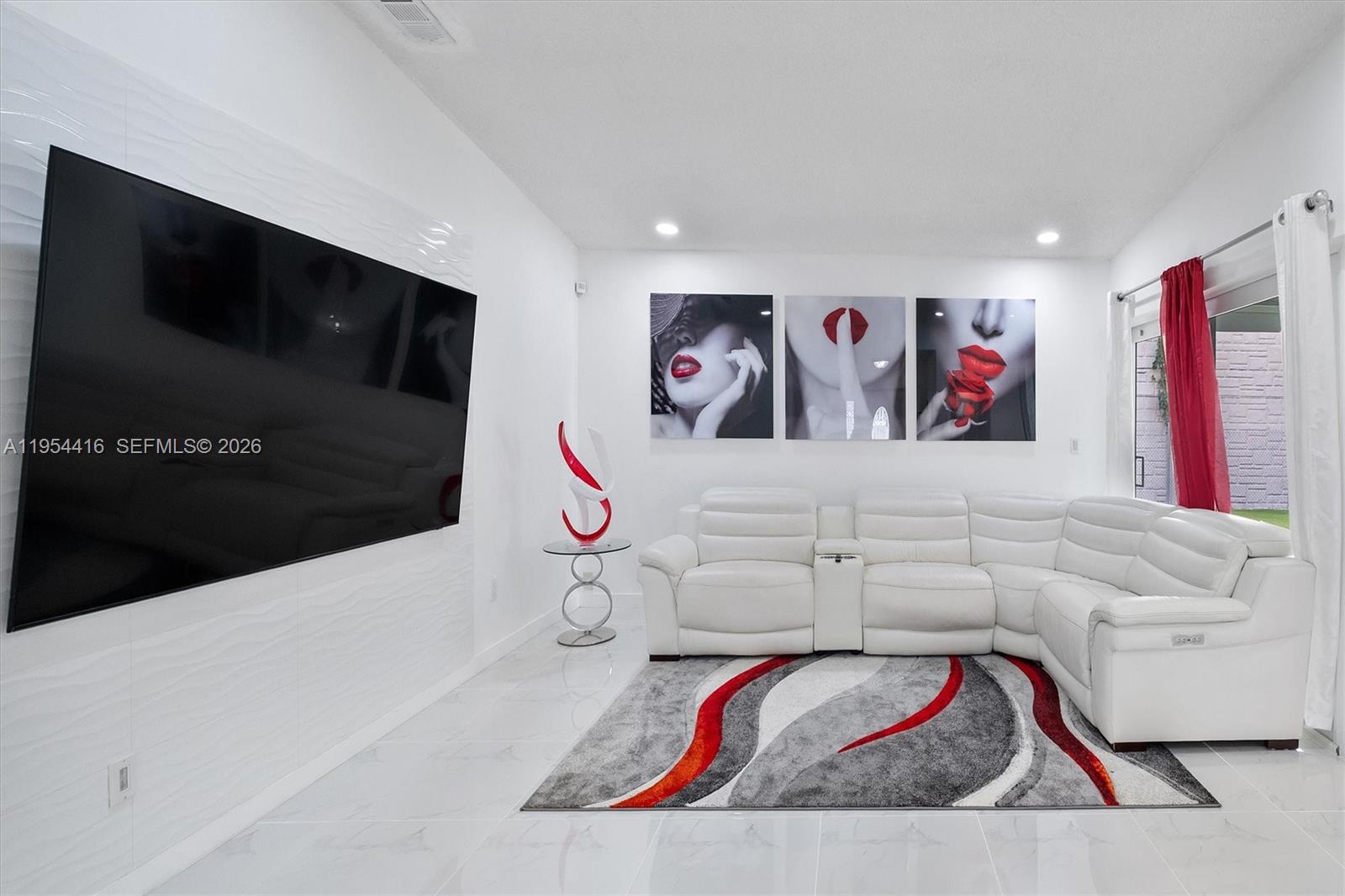 MEADOW WOOD MANOR #4 - Residential