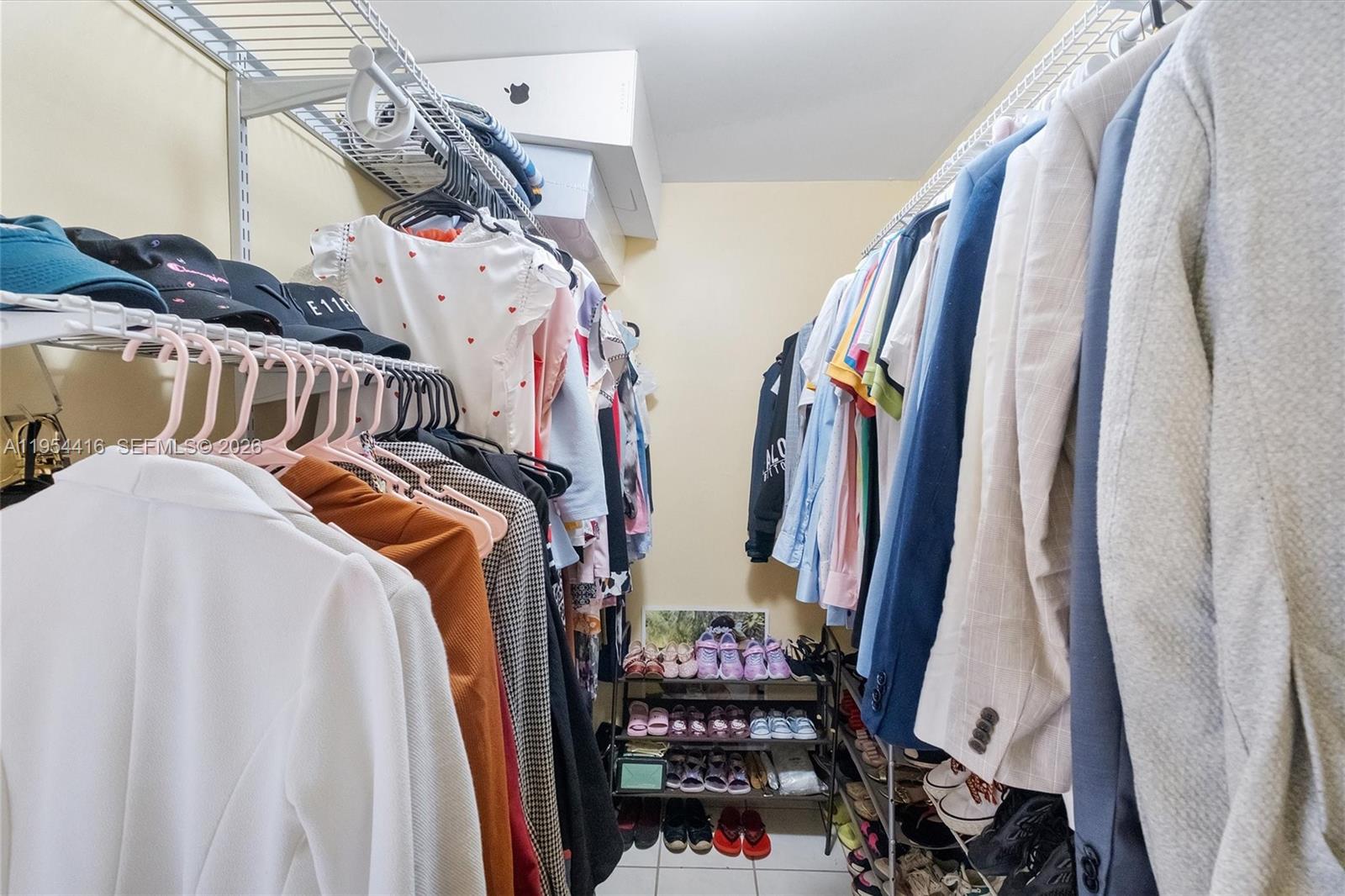 MEADOW WOOD MANOR #4 - Residential