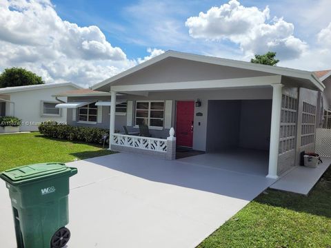 Single Family Residence in Tamarac FL 6005 68th Ave Ave.jpg