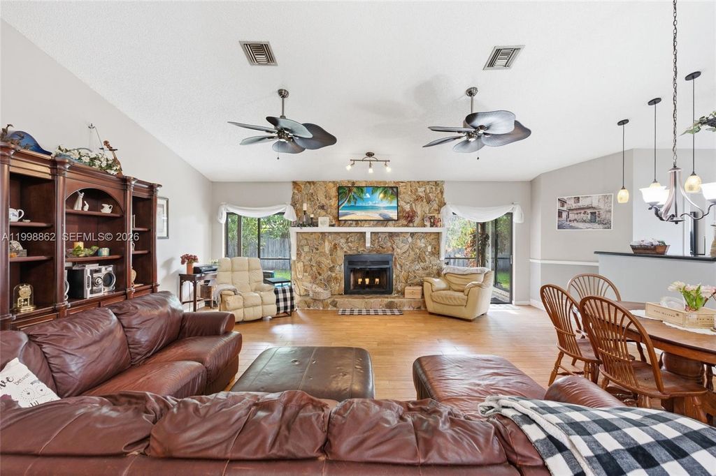 Photo of 20823 Sugarloaf Ln, Boca Raton, FL 33428 (MLS # A11998862)