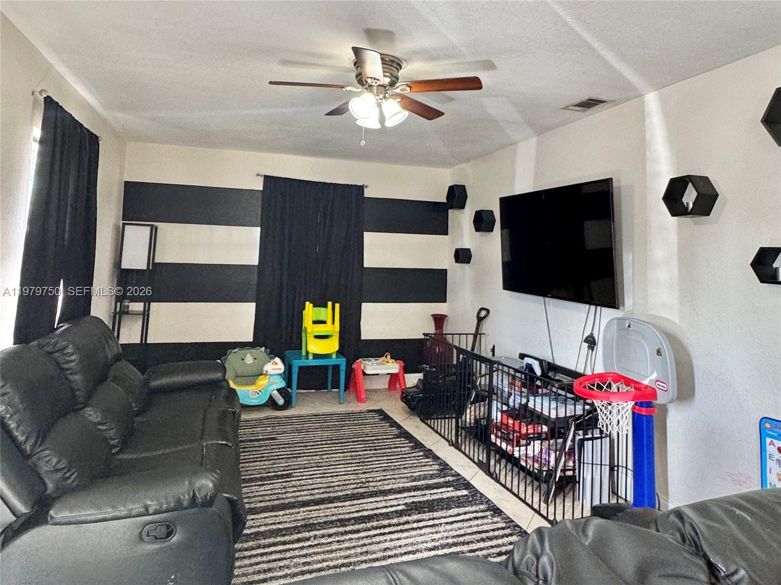 NORTH LAUDERDALE VILLAGE - Residential