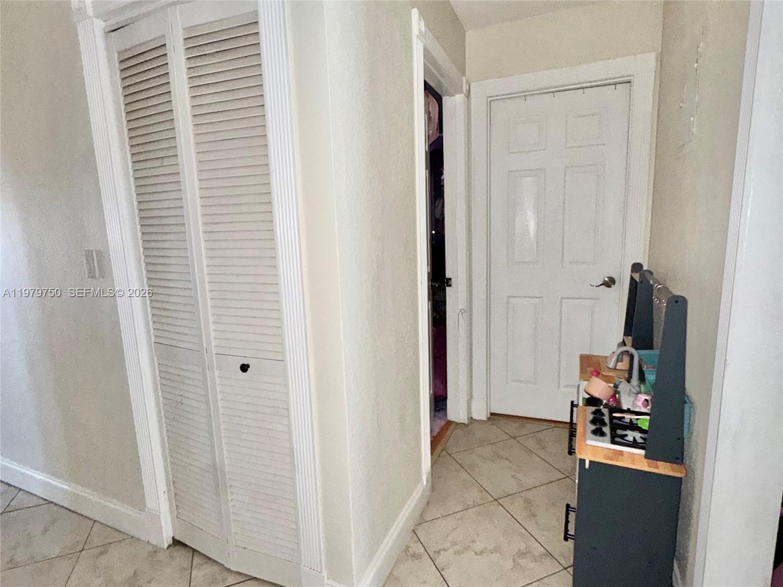 NORTH LAUDERDALE VILLAGE - Residential