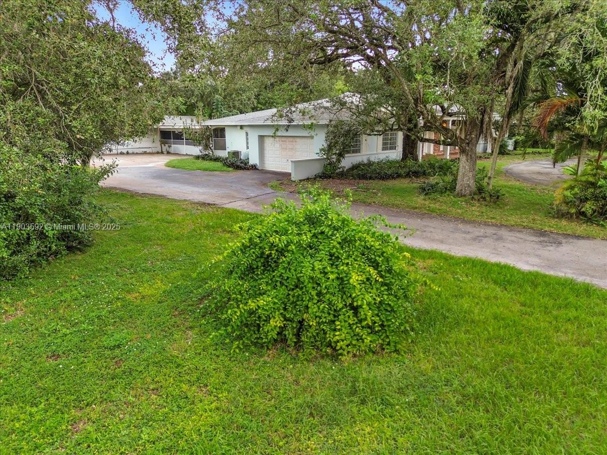 BISCAYNE ESTATES - Residential