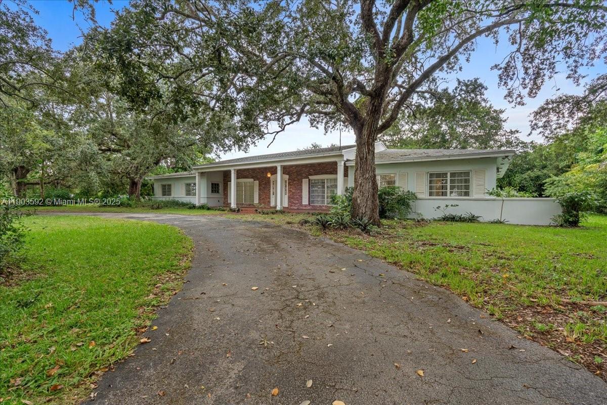 BISCAYNE ESTATES - Residential