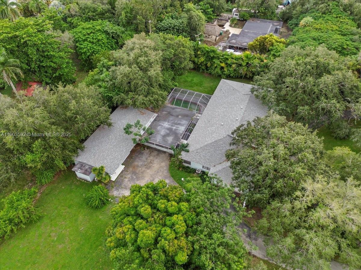 BISCAYNE ESTATES - Residential