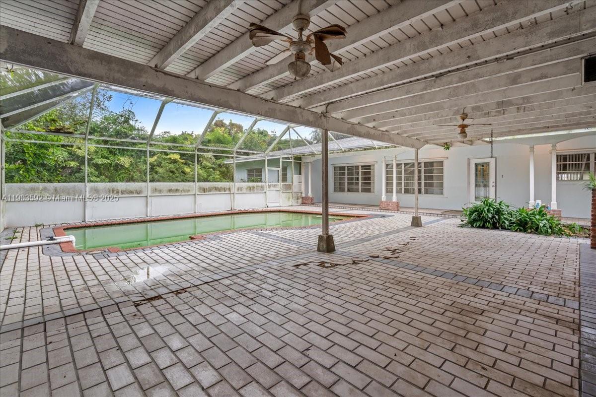 BISCAYNE ESTATES - Residential