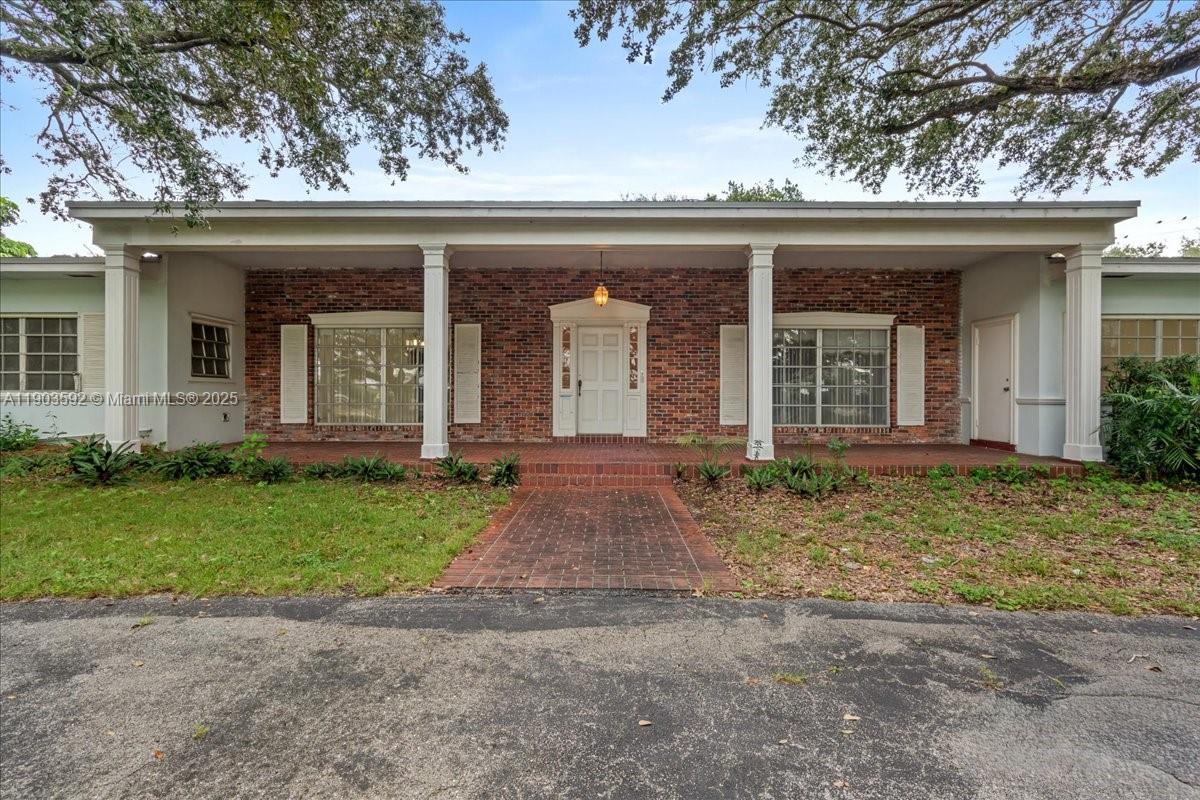 BISCAYNE ESTATES - Residential