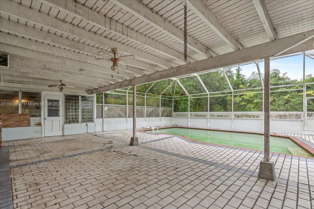 BISCAYNE ESTATES - Residential