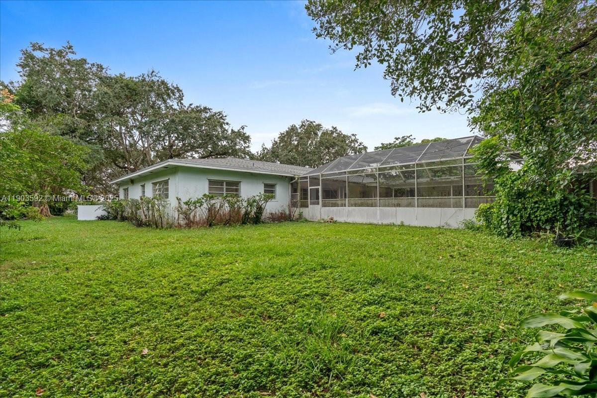 BISCAYNE ESTATES - Residential