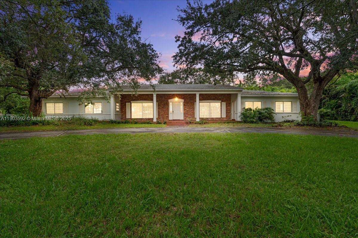 BISCAYNE ESTATES - Residential