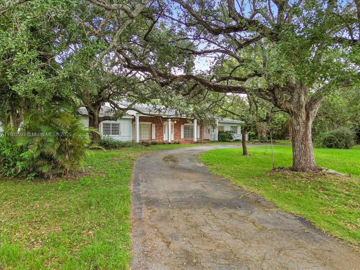 BISCAYNE ESTATES - Residential