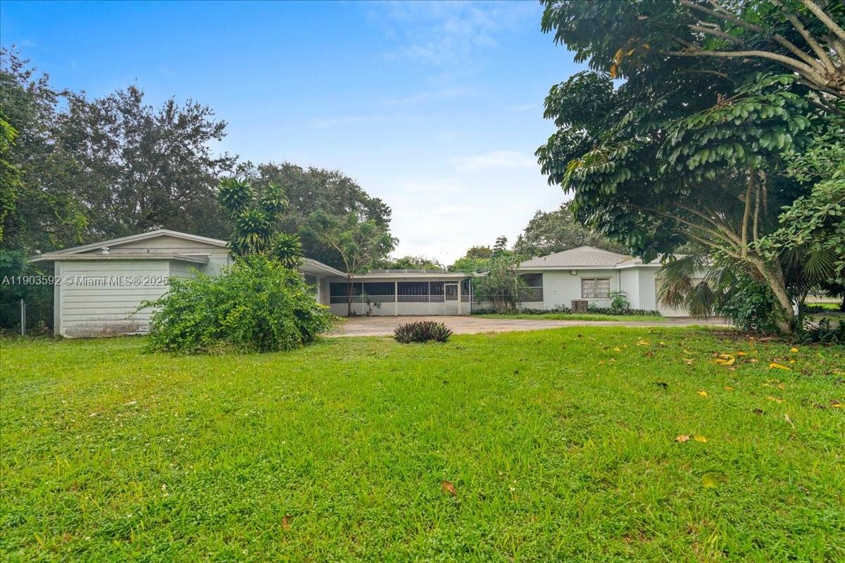 BISCAYNE ESTATES - Residential