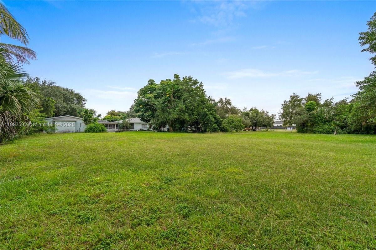 BISCAYNE ESTATES - Residential