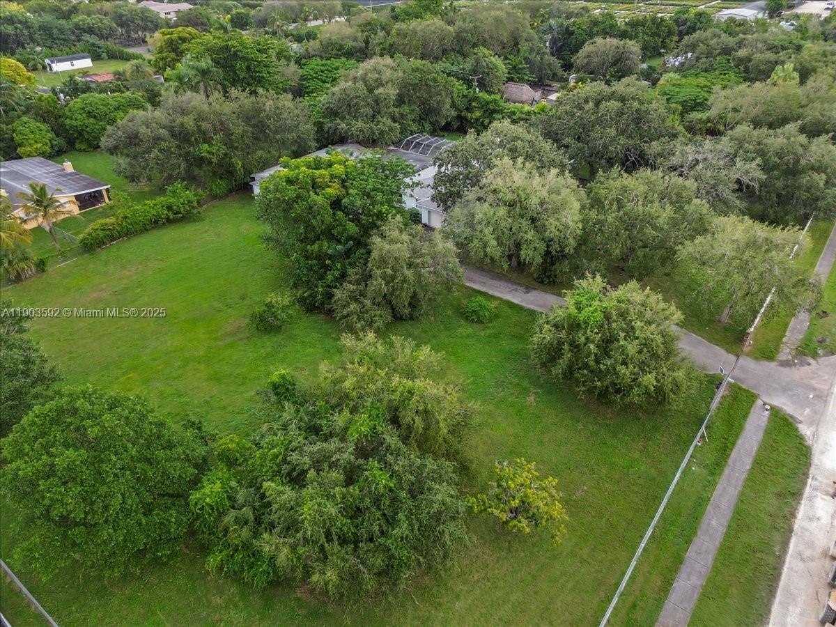 BISCAYNE ESTATES - Residential