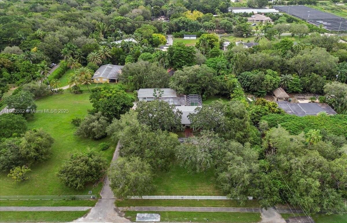 BISCAYNE ESTATES - Residential