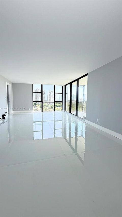20379 W Country Club Dr 1233 Aventura FL 33180