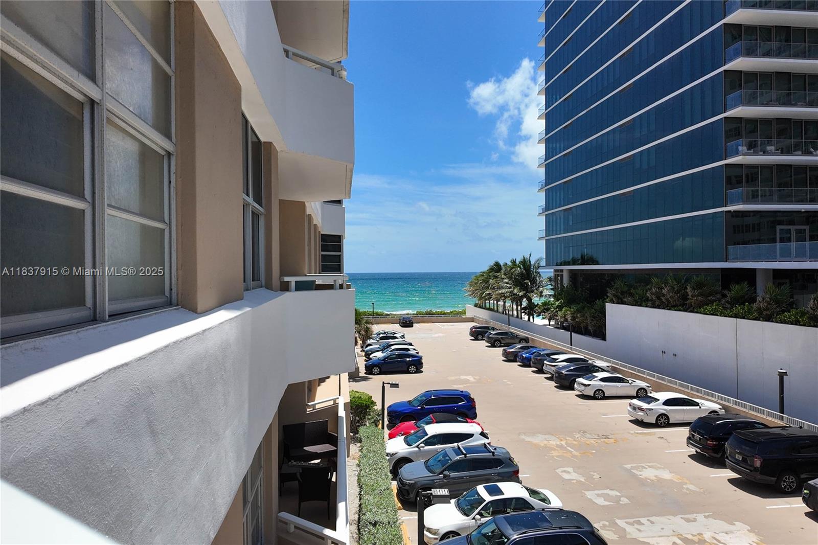 Enjoy coastal living from this comfortable 1-bedroom, 1.5-bathroom apartment in The Hemispheres – Ocean South, available for yearly rental. Located on the 3rd floor with south exposure, this unit offers a pleasant layout and easy access to the building’s amenities. Enjoy the lifestyle of a resort-style oceanfront community with beach access, pools, tennis courts, gyms, marina, on-site dining, 24-hour security, and more. A fantastic opportunity to live just steps from the sand in Hallandale Beach’s most desirable coastal community.