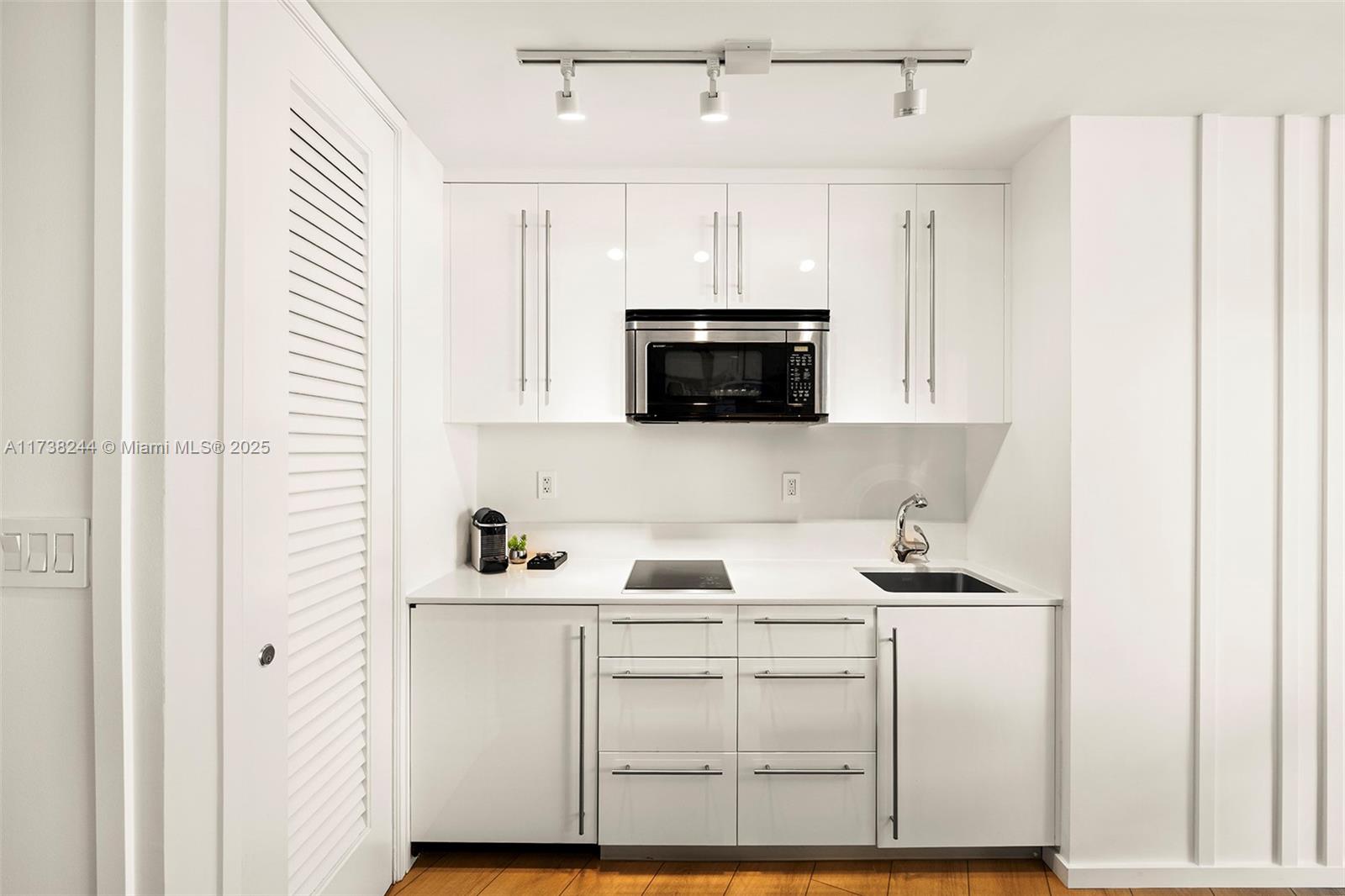 2201 COLLINS AVE CONDO - Residential