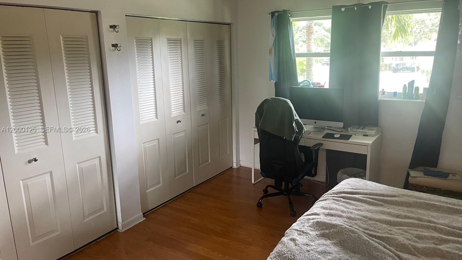 SHORES VILLAS CONDO BLDG - Residential