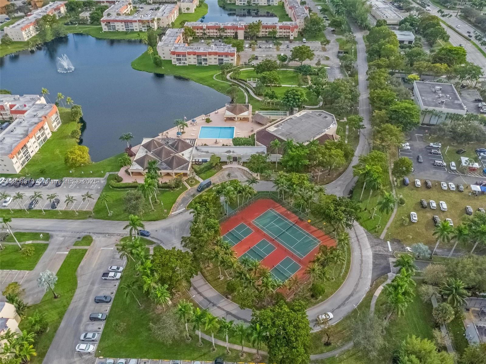 SUNRISE LAKES 24 CONDO - Residential