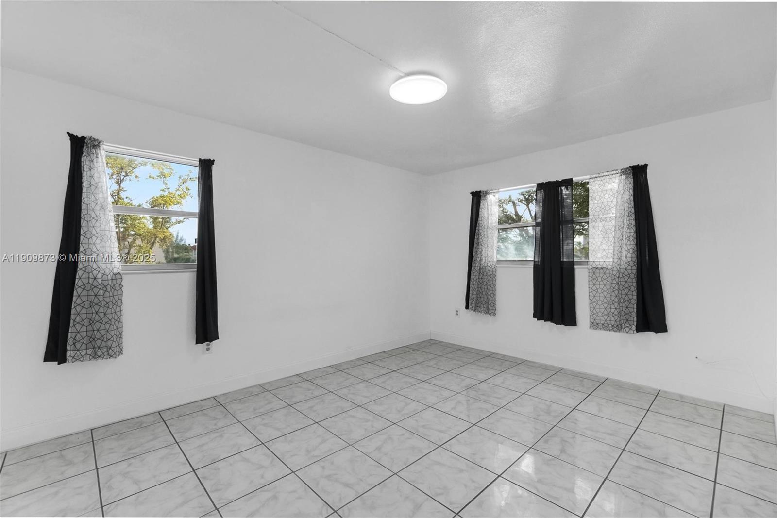 SUNRISE LAKES 24 CONDO - Residential