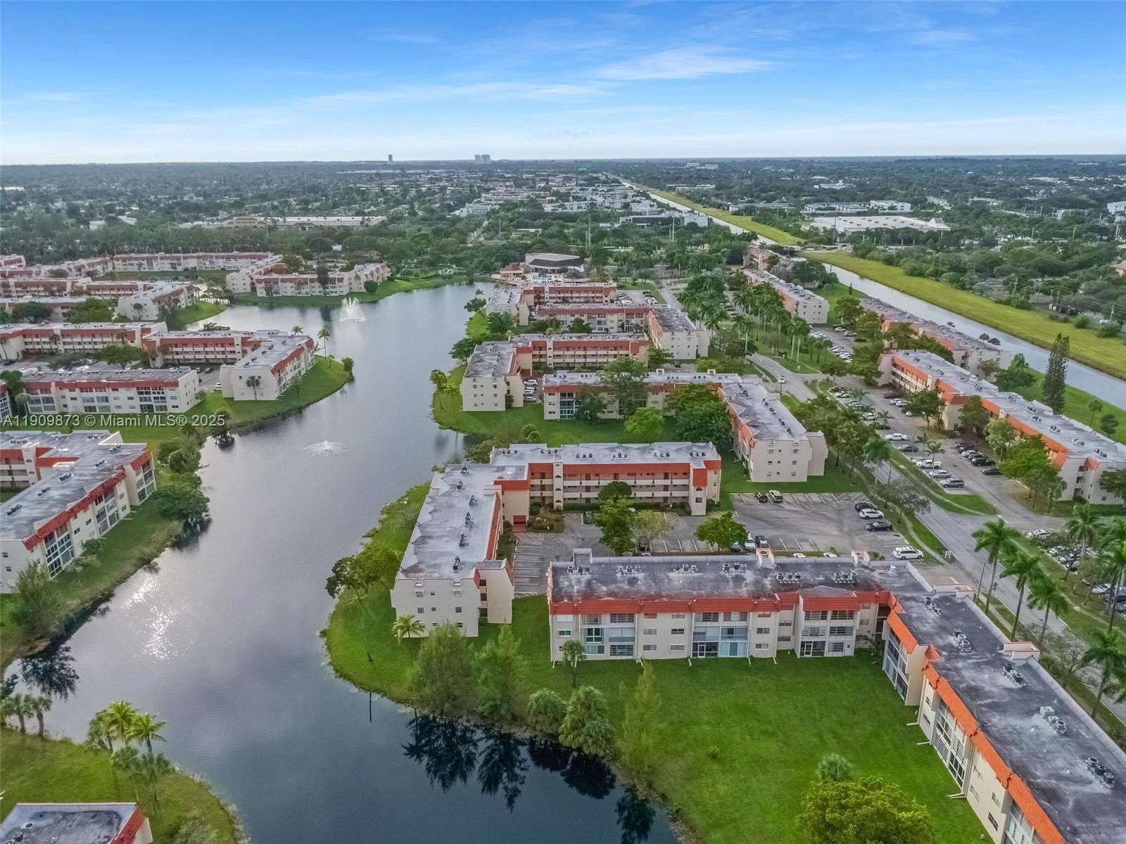 SUNRISE LAKES 24 CONDO - Residential