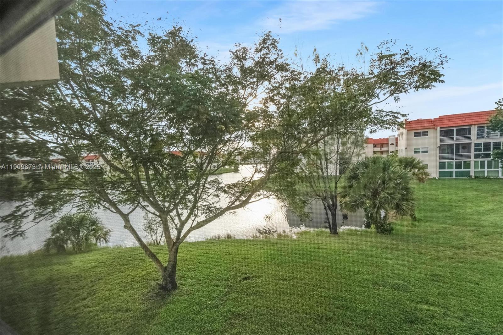 SUNRISE LAKES 24 CONDO - Residential