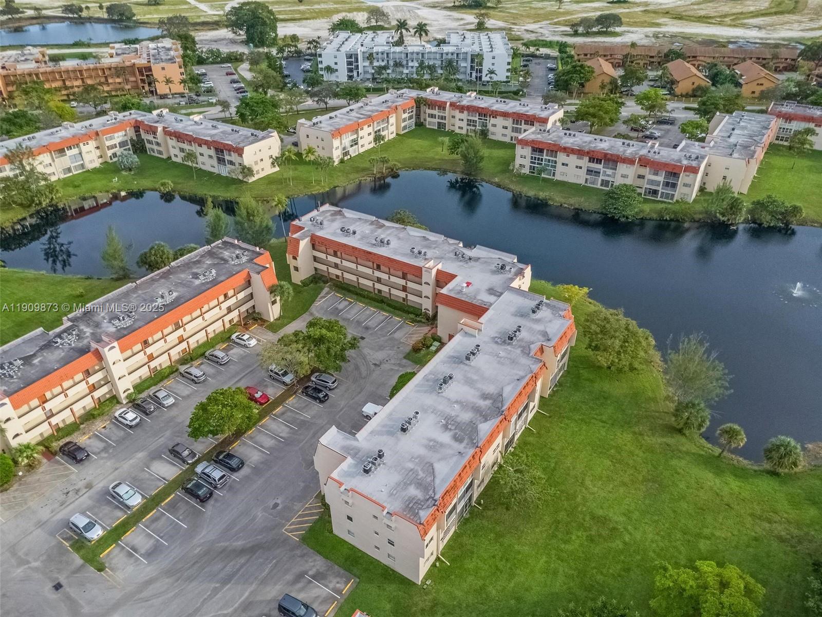 SUNRISE LAKES 24 CONDO - Residential