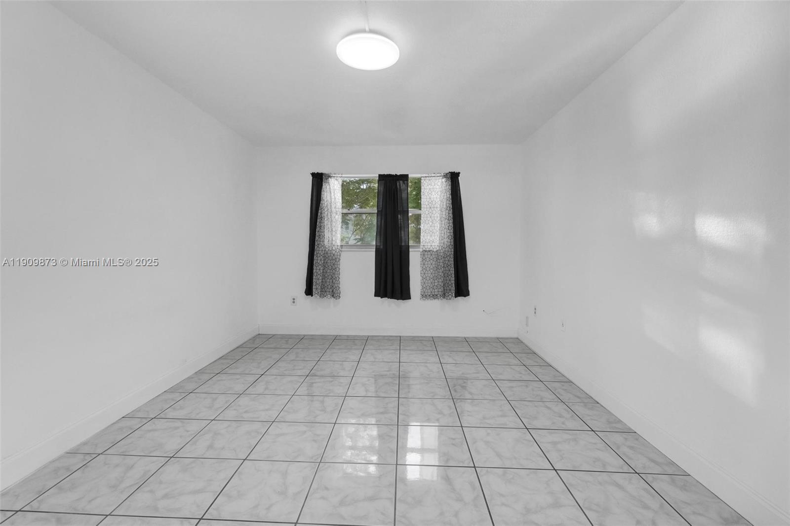 SUNRISE LAKES 24 CONDO - Residential