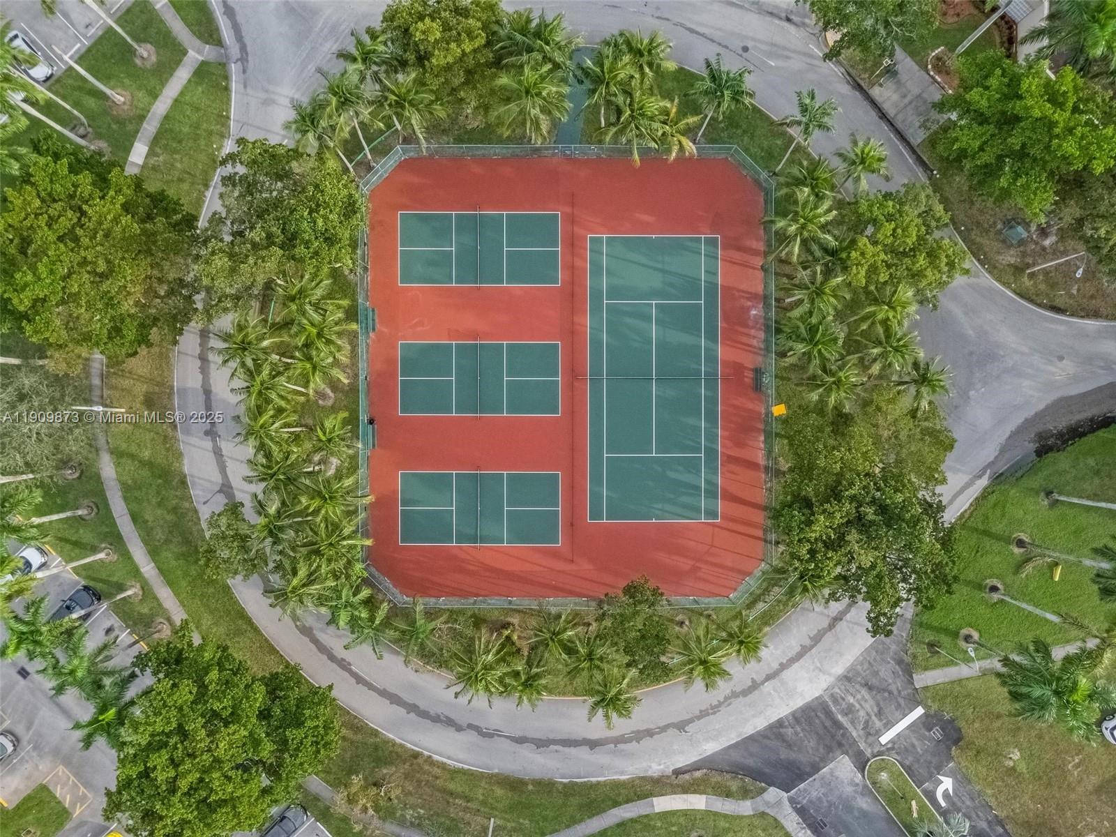 SUNRISE LAKES 24 CONDO - Residential