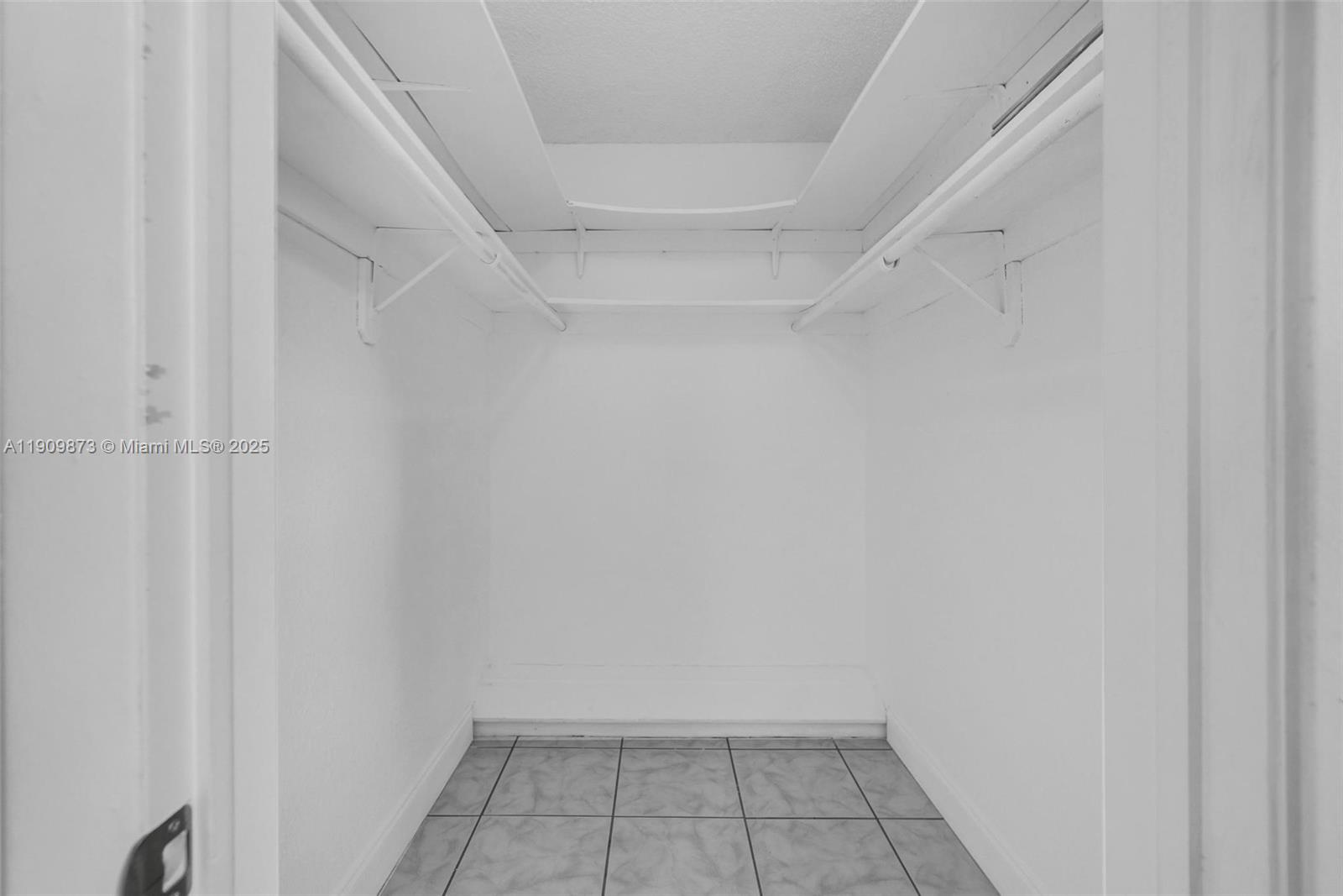 SUNRISE LAKES 24 CONDO - Residential